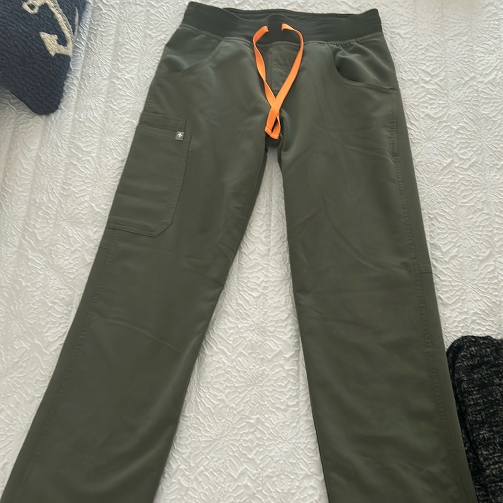 Figs moss scrub pants kade